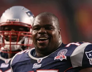 512px-Vince-Wilfork_8-28-09_Patriots-vs-Redskins