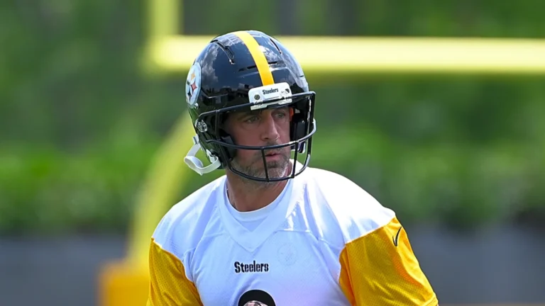 reporter-warns-steelers-fans-aaron-rodgers-agenda