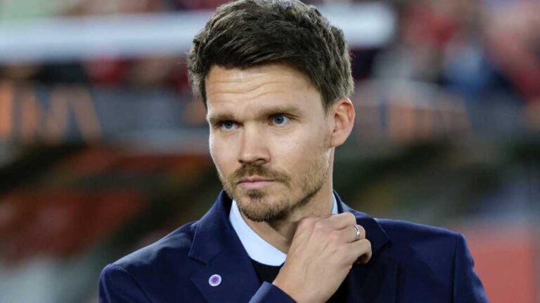 mixcollage-28-nov-2025-10-27-am-7101